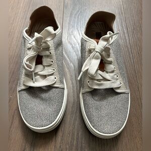 Olukai Pehuea Li sneakers Women’s size 6 cute beach shoes